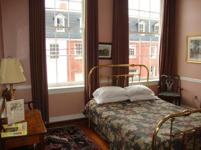  | Leesburg Colonial Inn