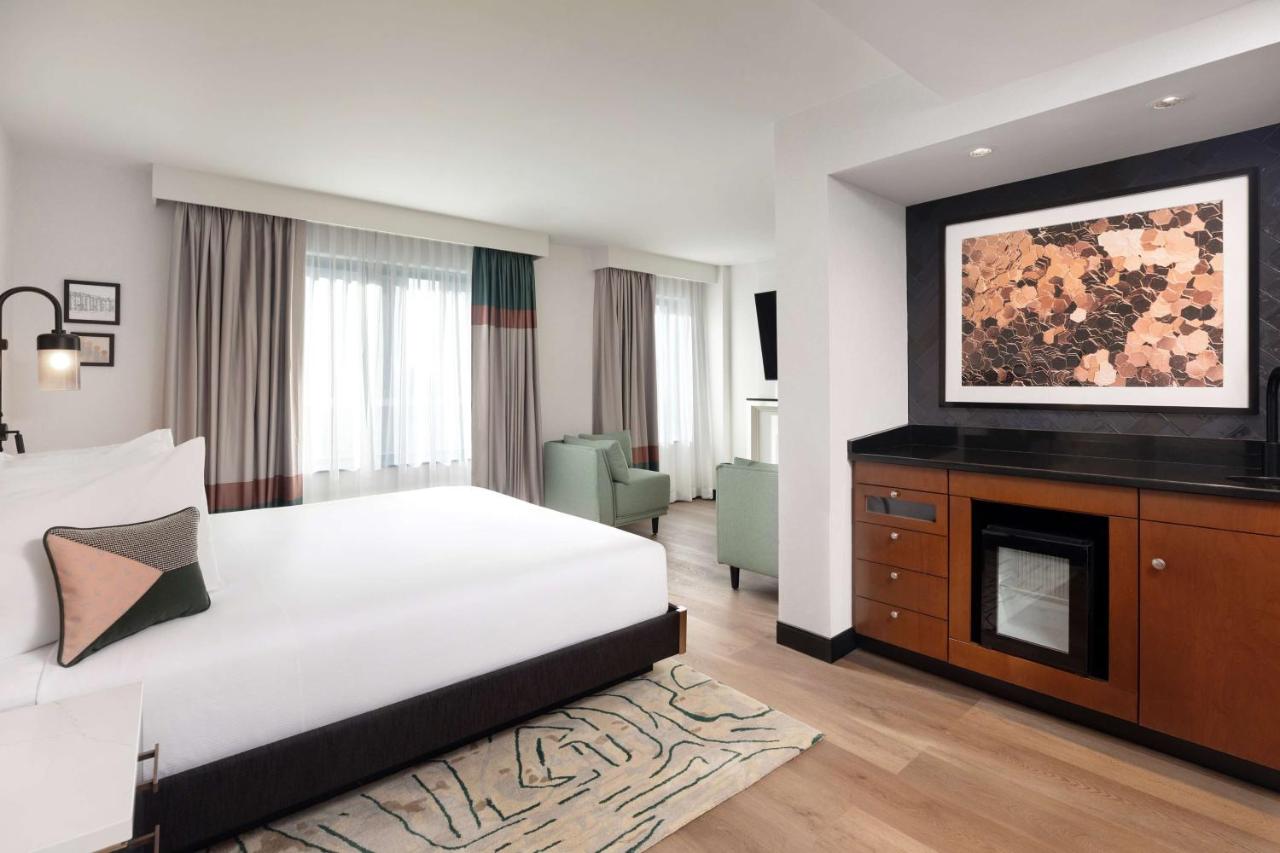 Premium King Room at Pennyweight Hotel Boston, Curio Collection by Hilton