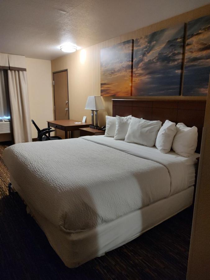 King Room - Non-Smoking at Days Inn & Suites by Wyndham Fargo 19th Ave/Airport Dome