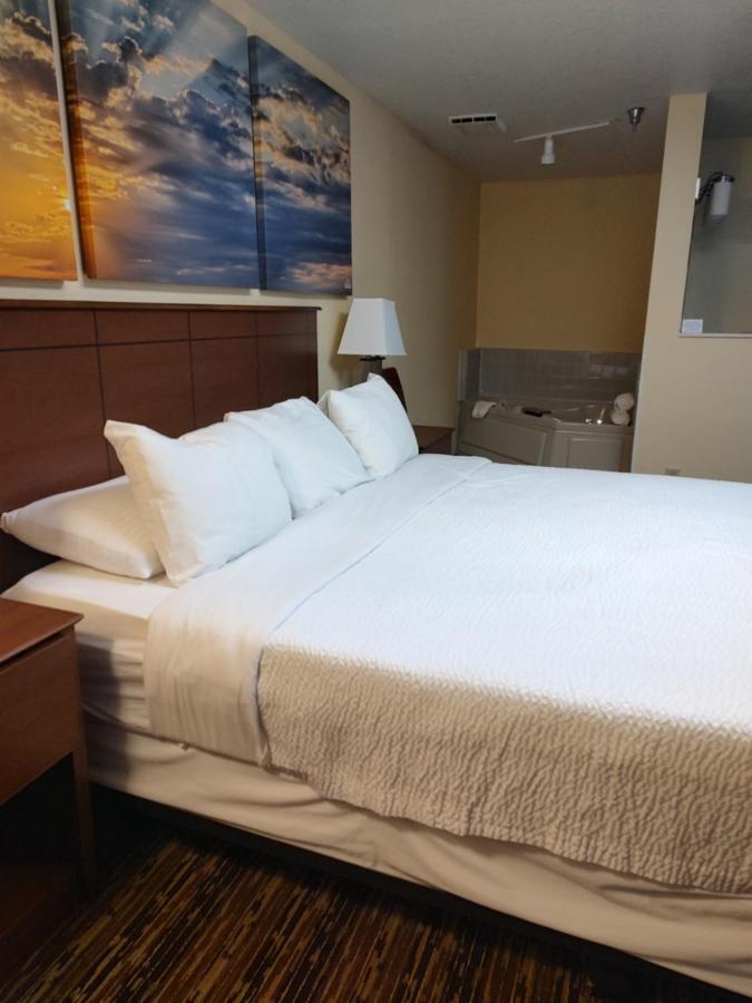 King Studio Suite - Non-Smoking at Days Inn & Suites by Wyndham Fargo 19th Ave/Airport Dome