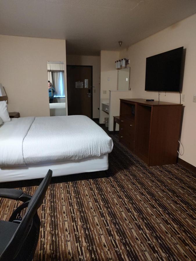 King Room - Non-Smoking at Days Inn & Suites by Wyndham Fargo 19th Ave/Airport Dome