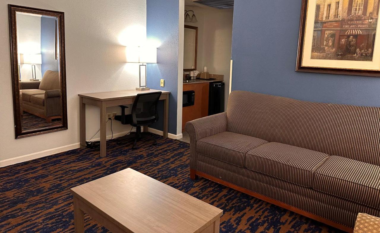 King Studio Suite - Non-Smoking at Baymont by Wyndham Indianapolis Northwest