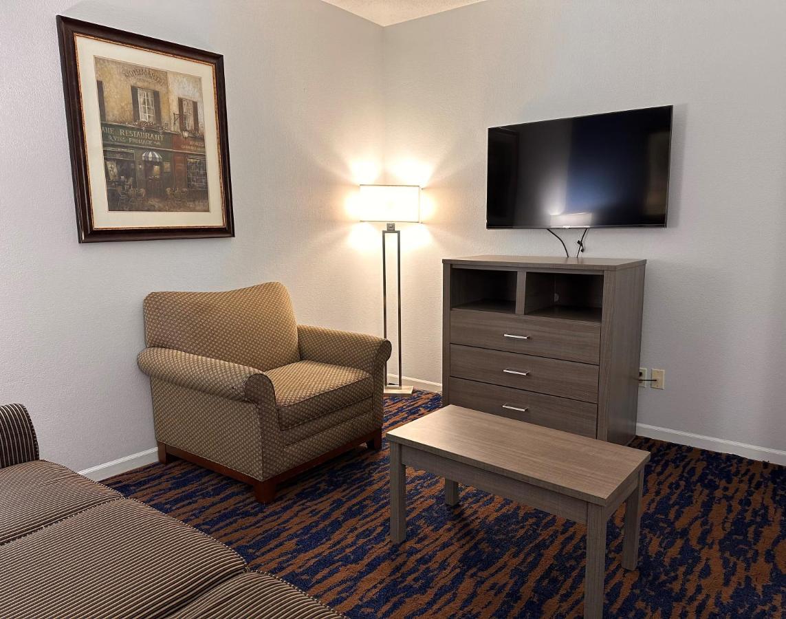 King Studio Suite - Non-Smoking at Baymont by Wyndham Indianapolis Northwest