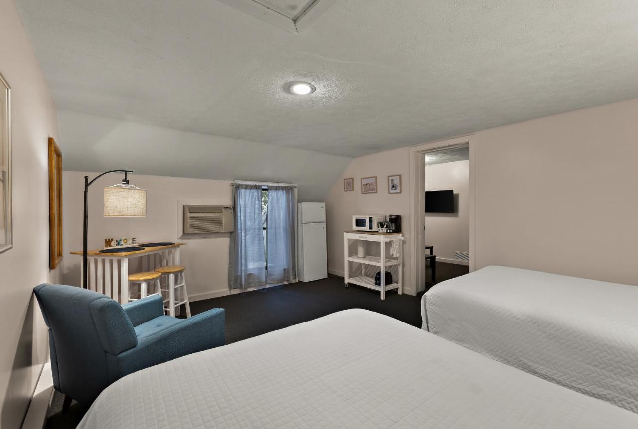 | Traverse Bay Inn