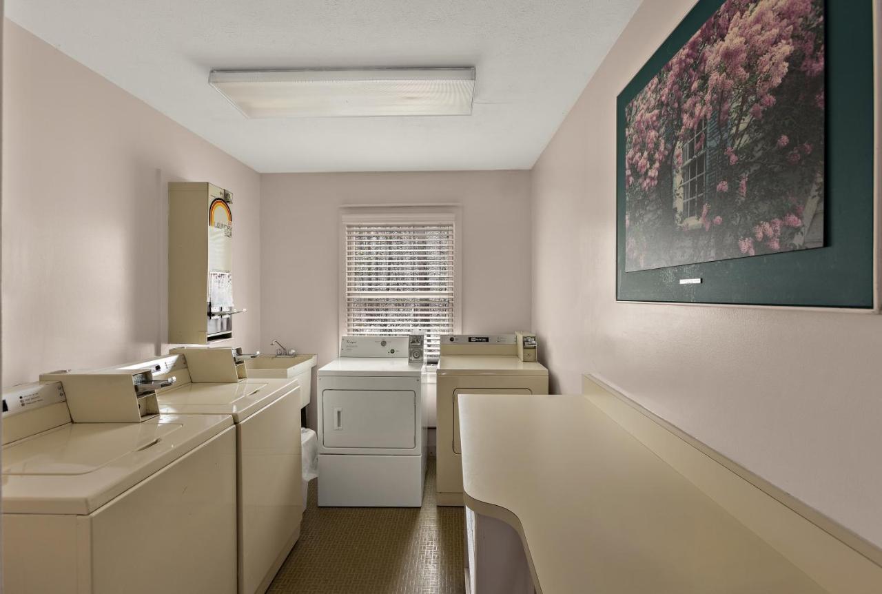 | Traverse Bay Inn