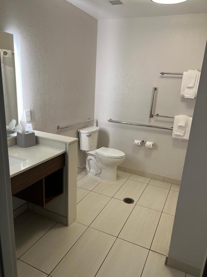  | Holiday Inn Express And Suites Mobile - University Area, an IHG Hotel