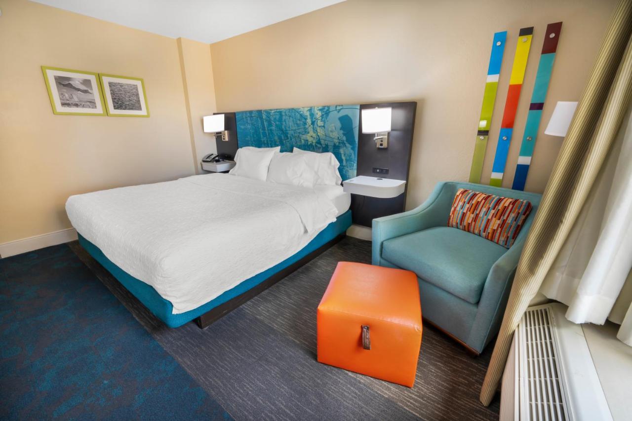 King Room - Non-Smoking at Hampton Inn St. Augustine US1 North