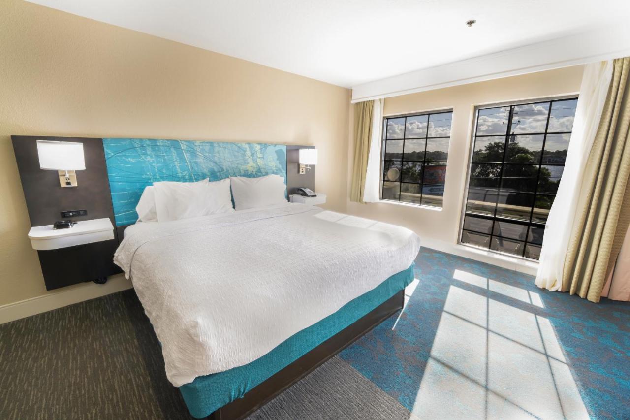 King Room with Bath Tub - Disability Accessible at Hampton Inn St. Augustine US1 North