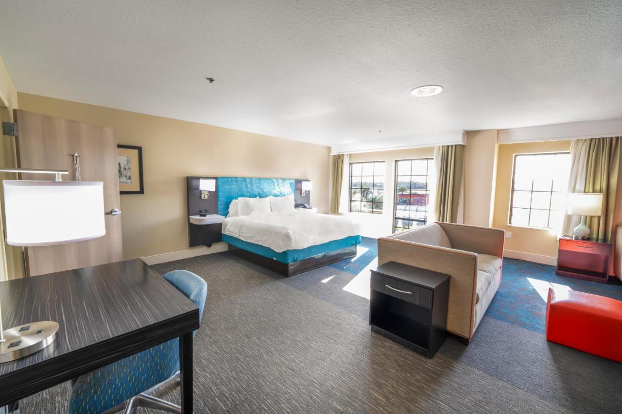King Room with Bath Tub - Disability Accessible at Hampton Inn St. Augustine US1 North