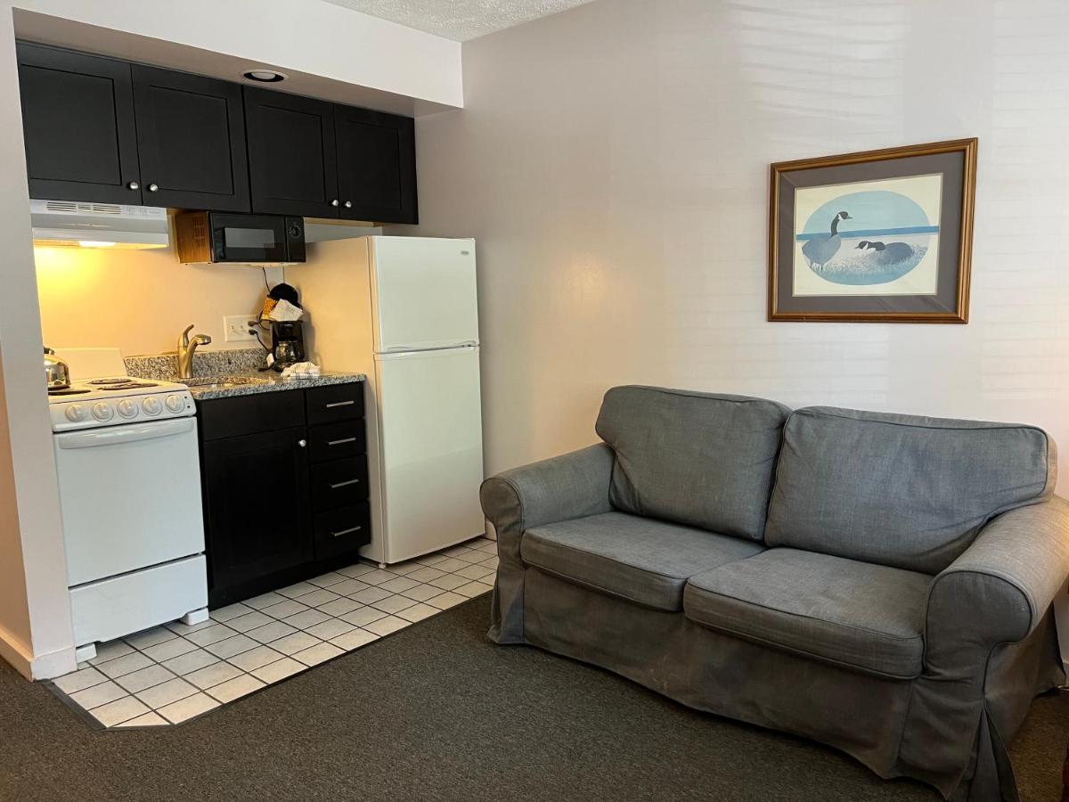 | Traverse Bay Inn