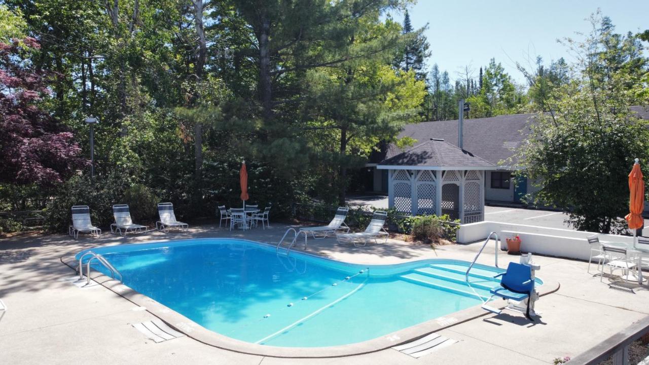 | Traverse Bay Inn