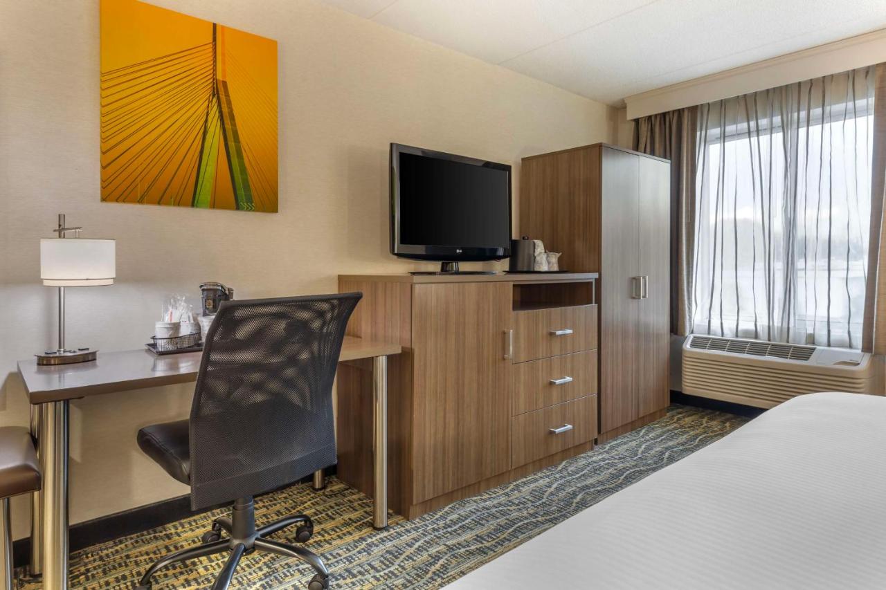 King Room - Non-Smoking at Best Western Plus New Englander