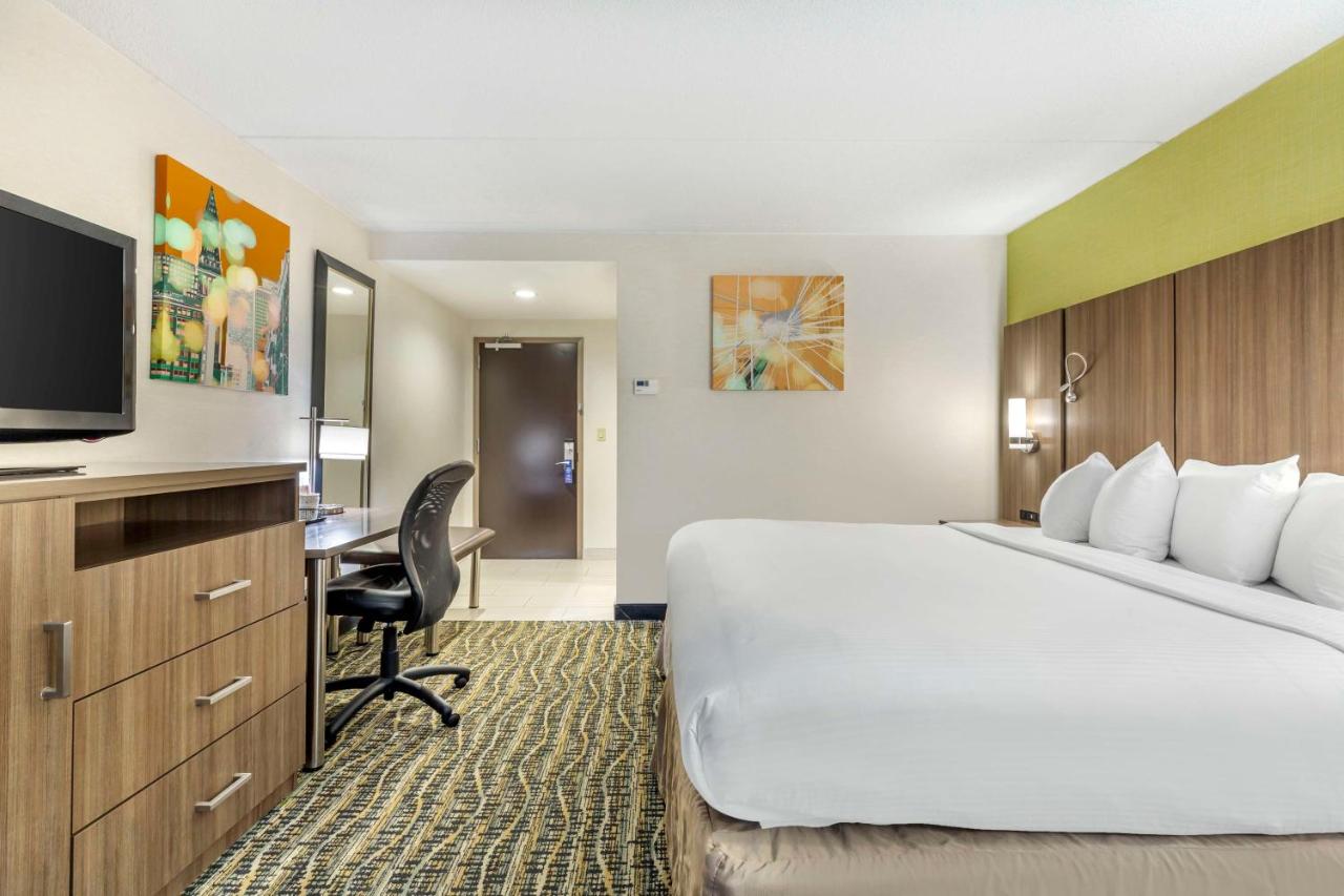 King Room - Non-Smoking at Best Western Plus New Englander