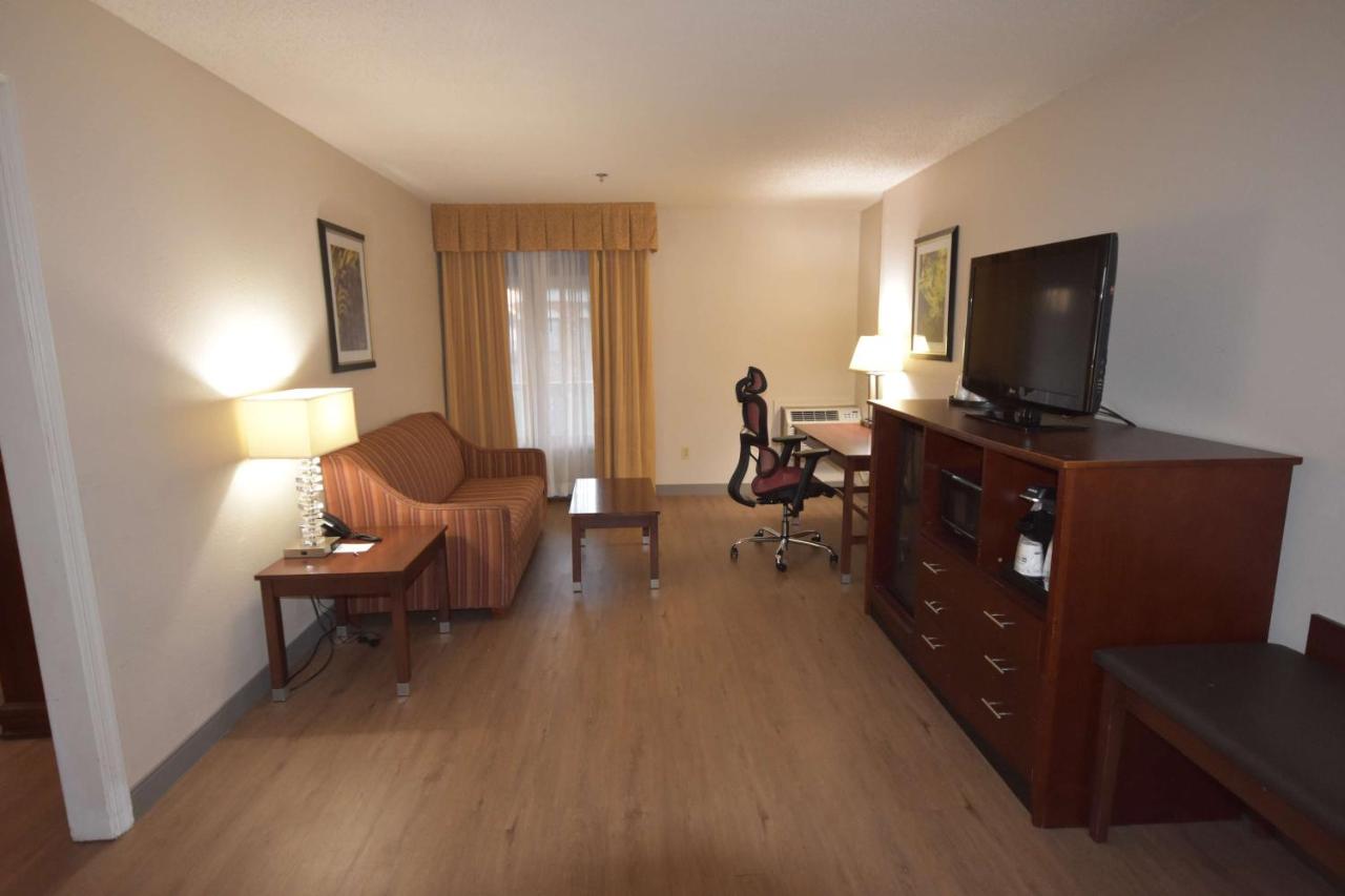 | Best Western PLUS Governor's Inn Richmond