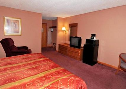 Queen Room - Non-Smoking at Econo Lodge Massena Hwy 37