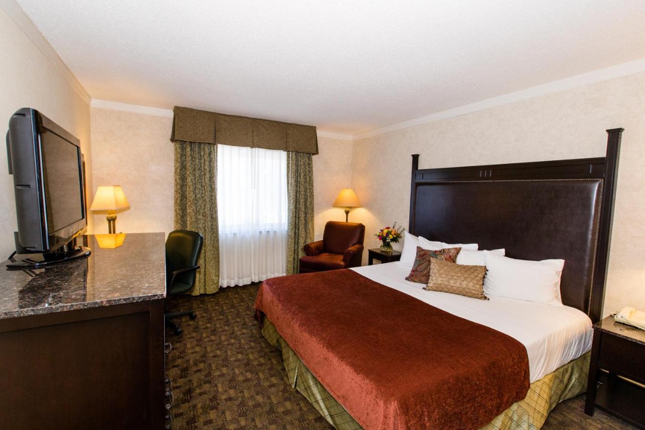 King Room at Heritage Hotel Lancaster