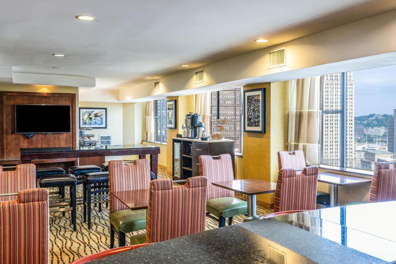 King Room - Concierge Level at Pittsburgh Marriott City Center