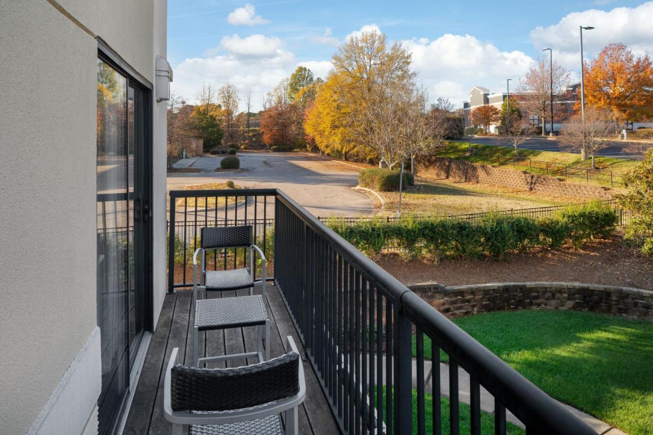| Courtyard by Marriott Raleigh North/Triangle Town Center