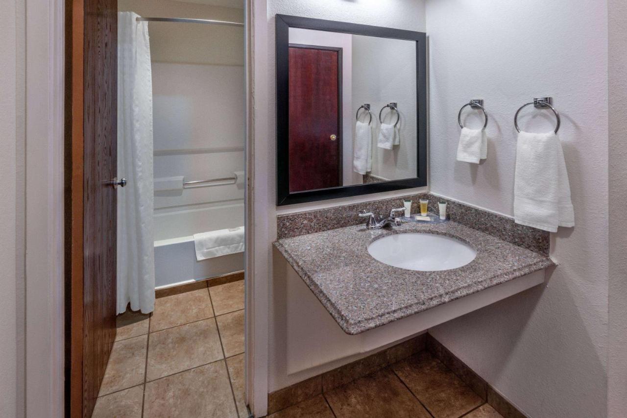 King Room - Non-Smoking at Super 8 by Wyndham Clayton