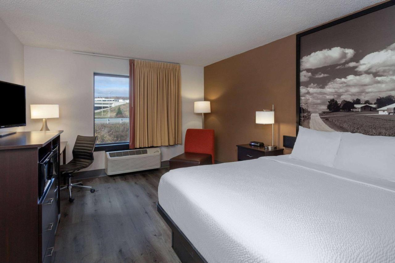 King Room- Non-Smoking at Super 8 by Wyndham Wausau