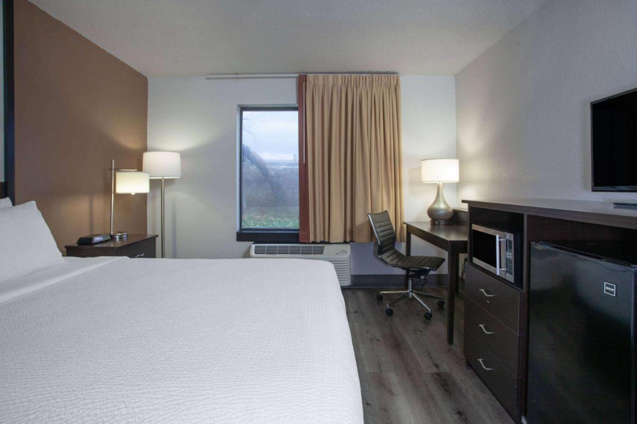 King Room- Non-Smoking at Super 8 by Wyndham Wausau