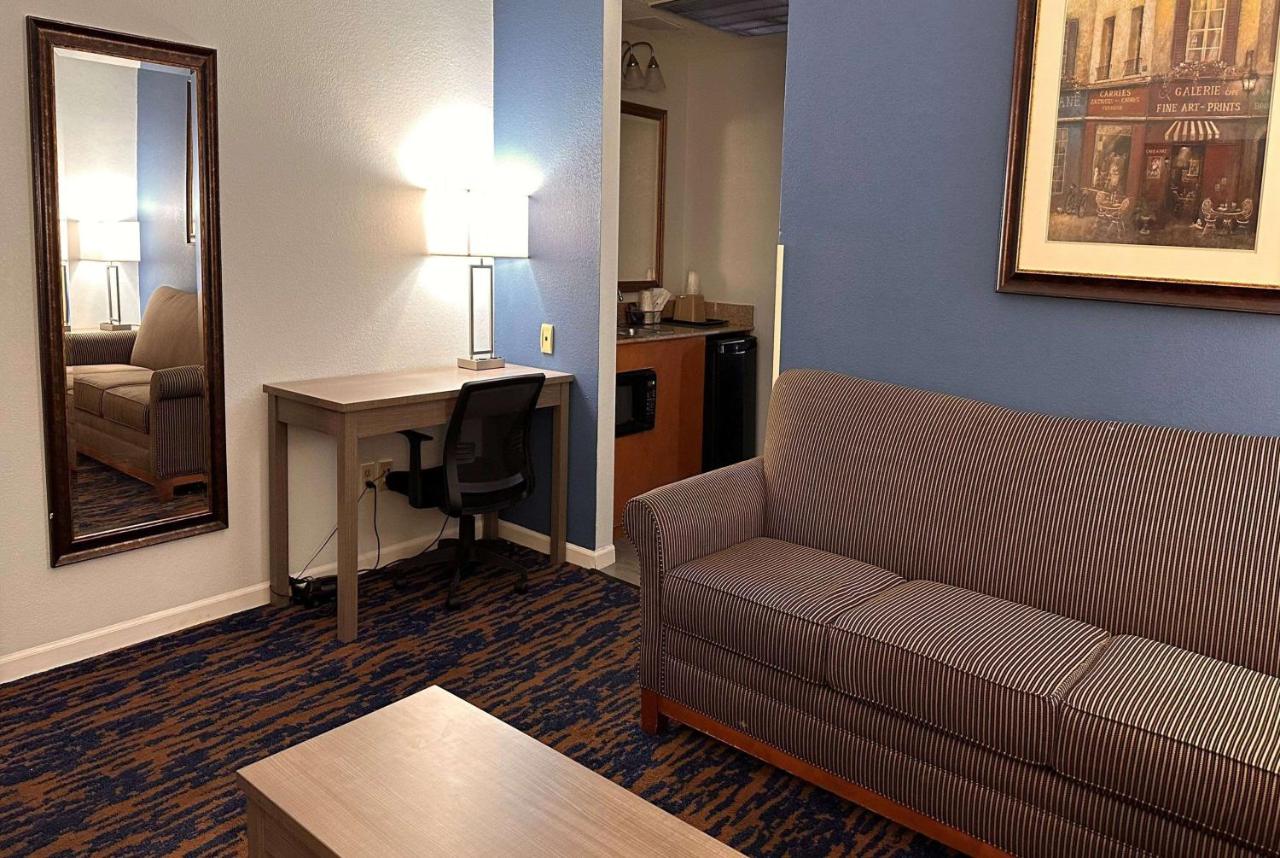 King Studio Suite - Non-Smoking at Baymont by Wyndham Indianapolis Northwest