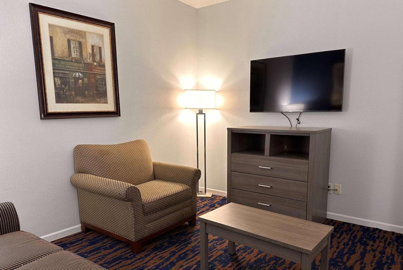 King Studio Suite - Mobility Accessible/Non-Smoking at Baymont by Wyndham Indianapolis Northwest