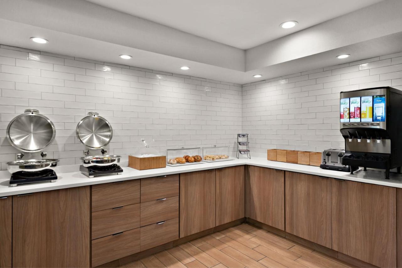 | Fairfield by Marriott Chesapeake