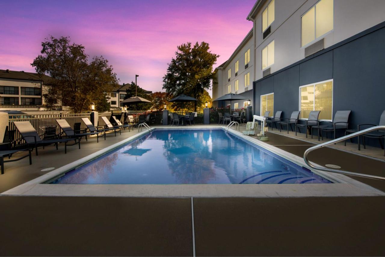 | Fairfield by Marriott Chesapeake