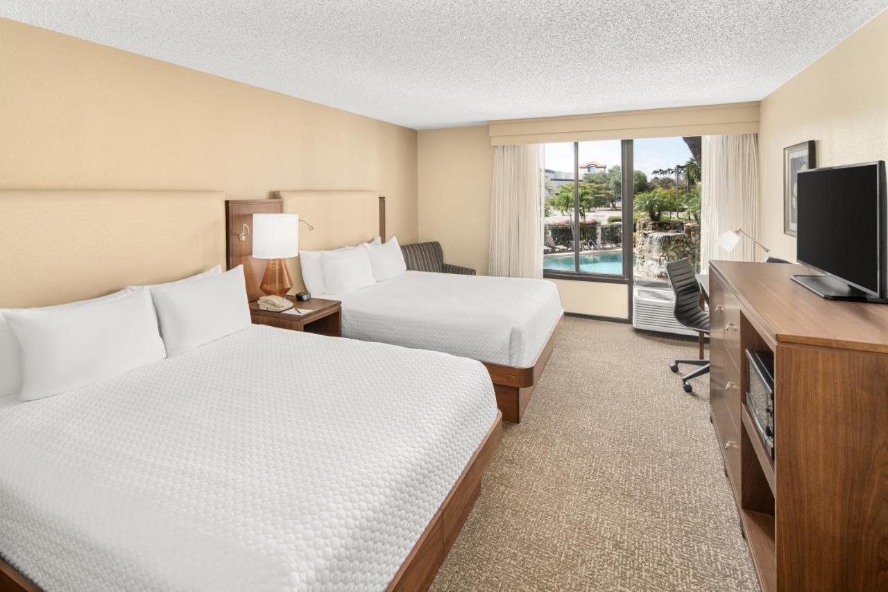  | Crowne Plaza Hotel Fort Myers at Bell Tower Shops, an IHG Hotel