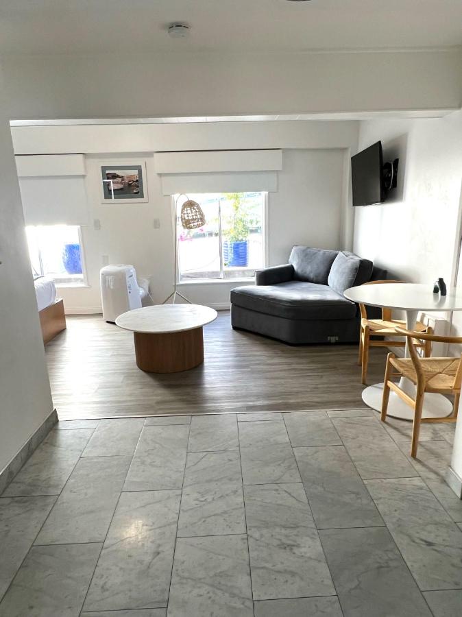 Queen Room - Disability Access at Capri Laguna on the Beach