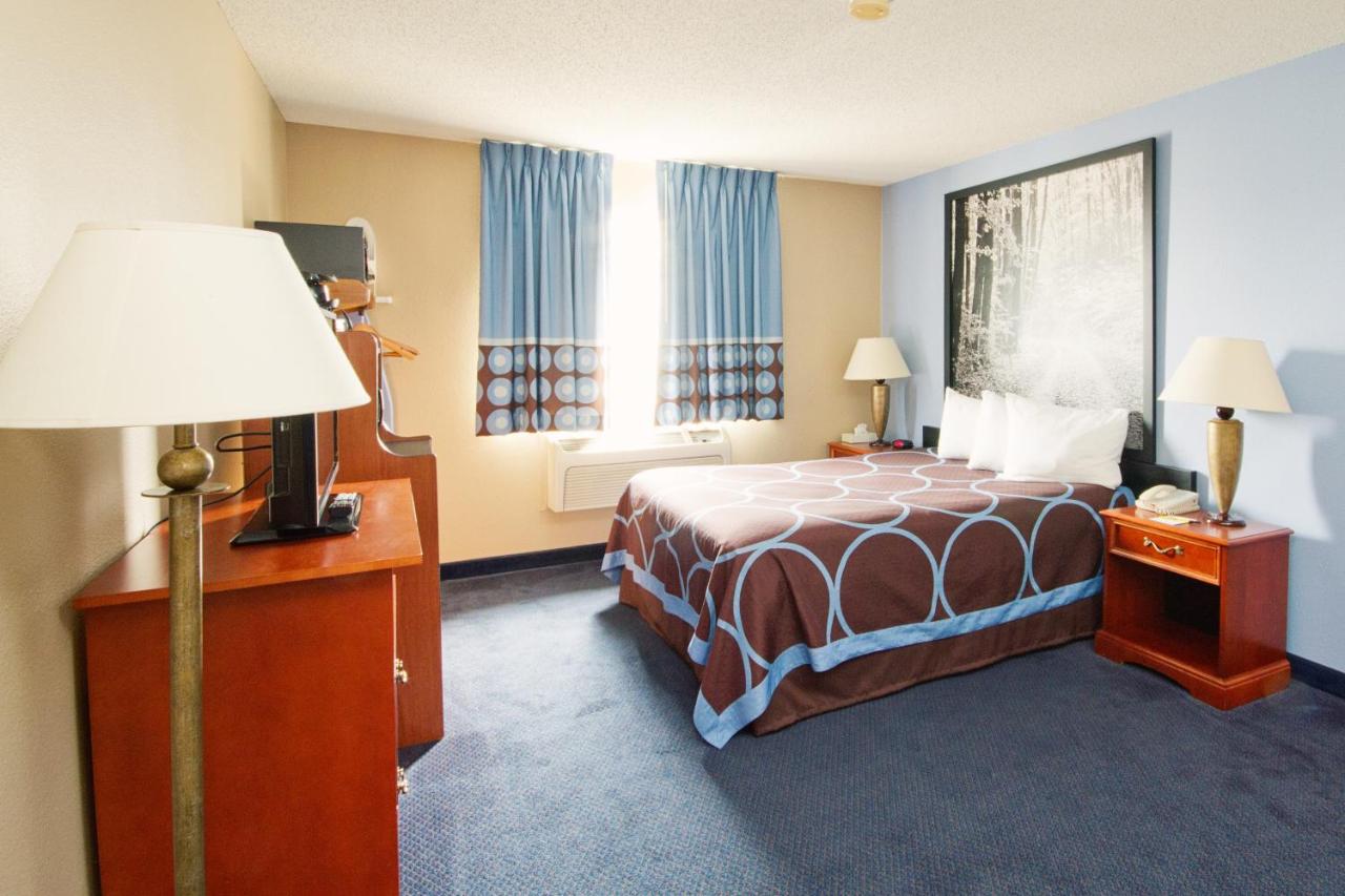 Queen Room - Disability Access - Non-Smoking at Super 8 by Wyndham Adrian