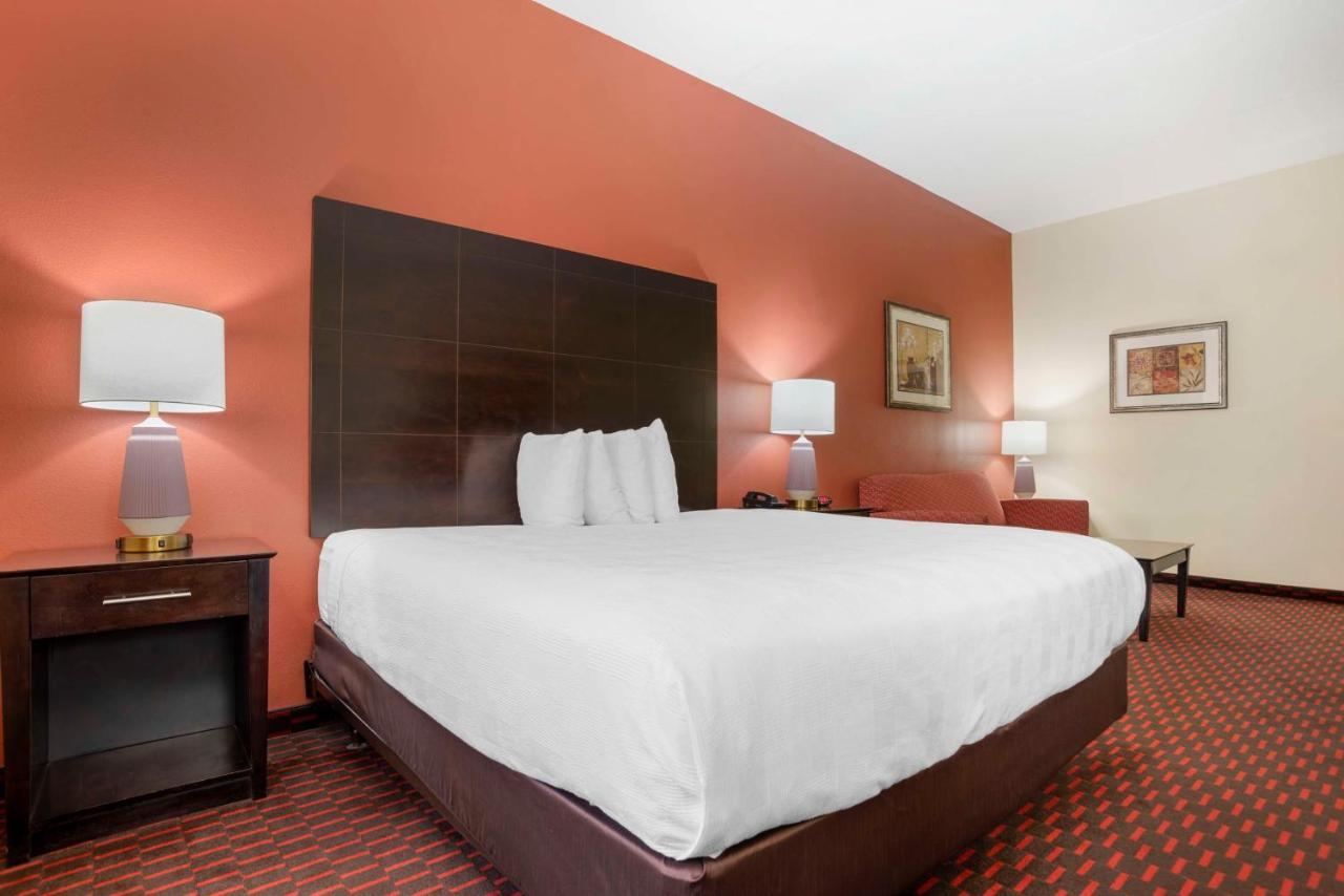 King Suite - Disability Access Roll in Shower at Best Western Plus Flowood Inn & Suites