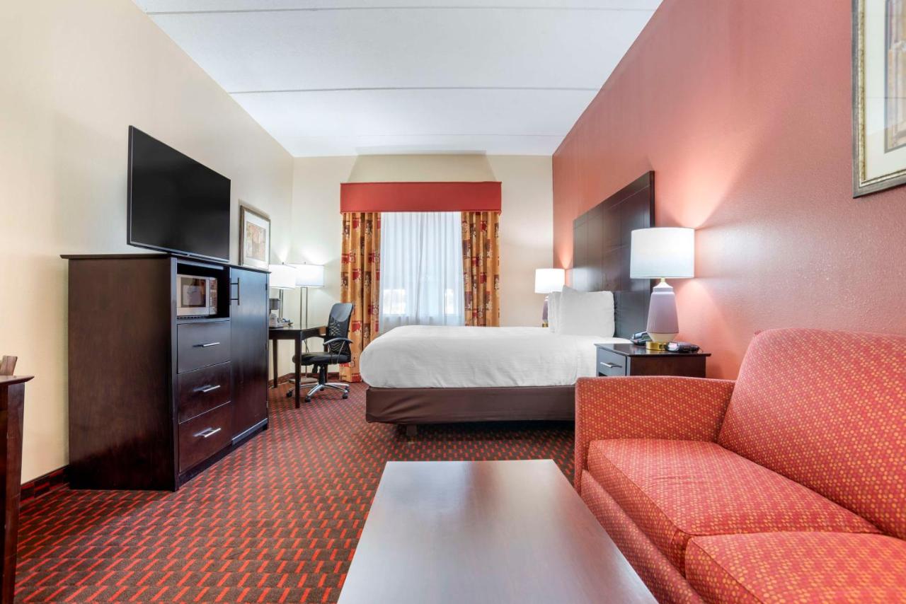 King Suite - Disability Access Roll in Shower at Best Western Plus Flowood Inn & Suites