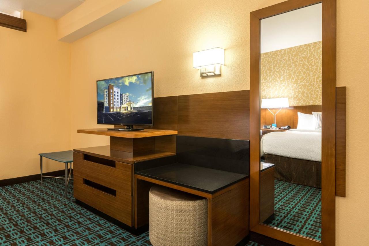 Queen Suite at Fairfield Inn & Suites by Marriott Asheville Tunnel Road