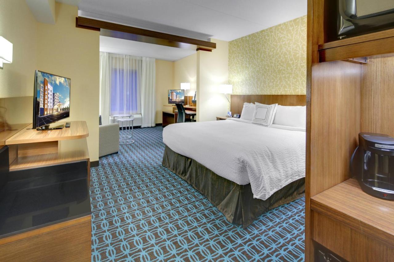 King Suite at Fairfield Inn & Suites by Marriott Asheville Tunnel Road