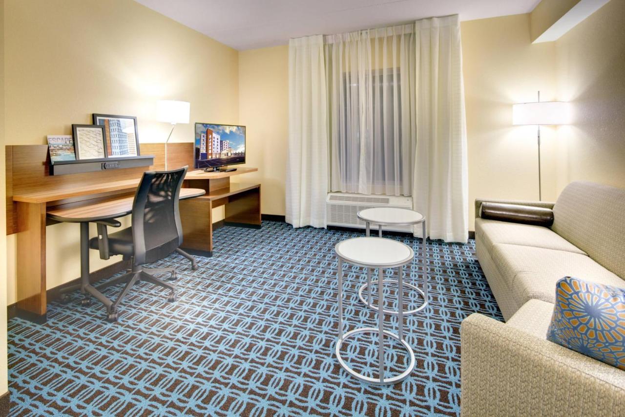 King Suite at Fairfield Inn & Suites by Marriott Asheville Tunnel Road
