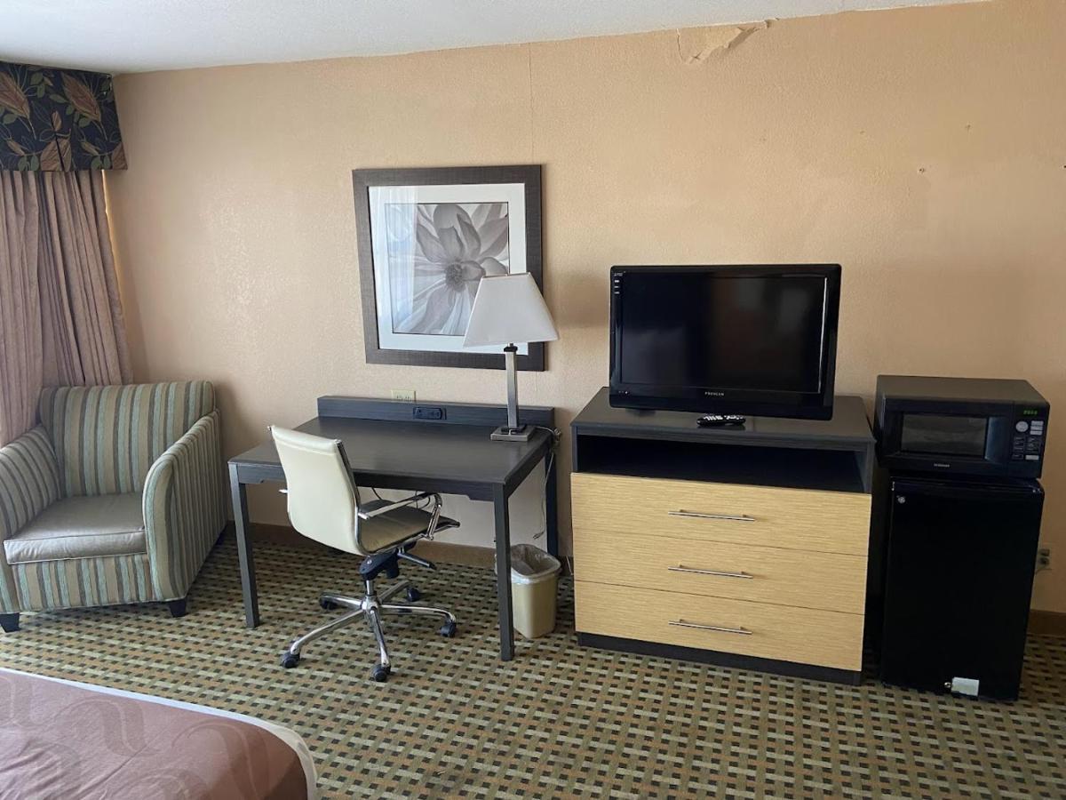King Room - Disability Access/Non-Smoking at Quality Inn Amarillo West near Medical Center