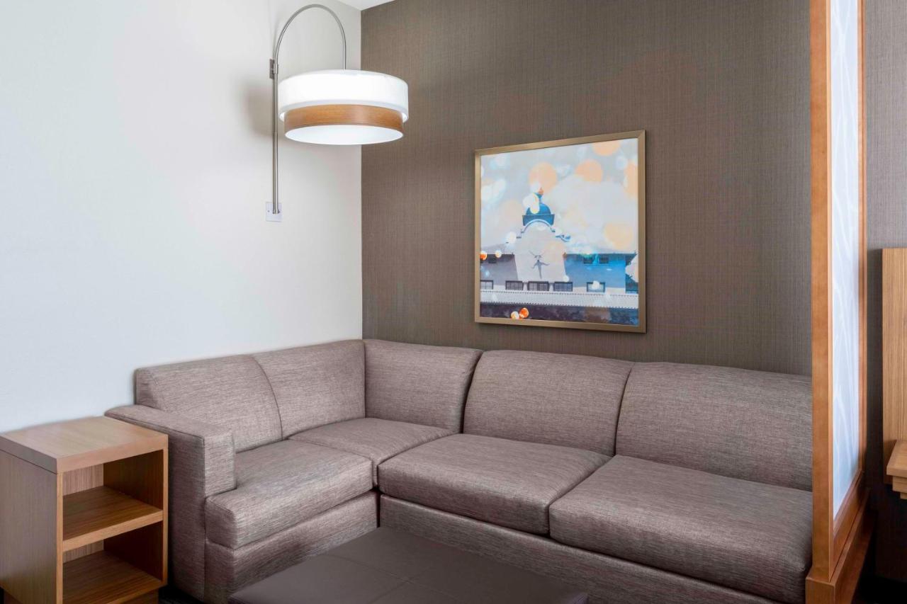 | Hyatt Place Fort Worth-Alliance Town Center