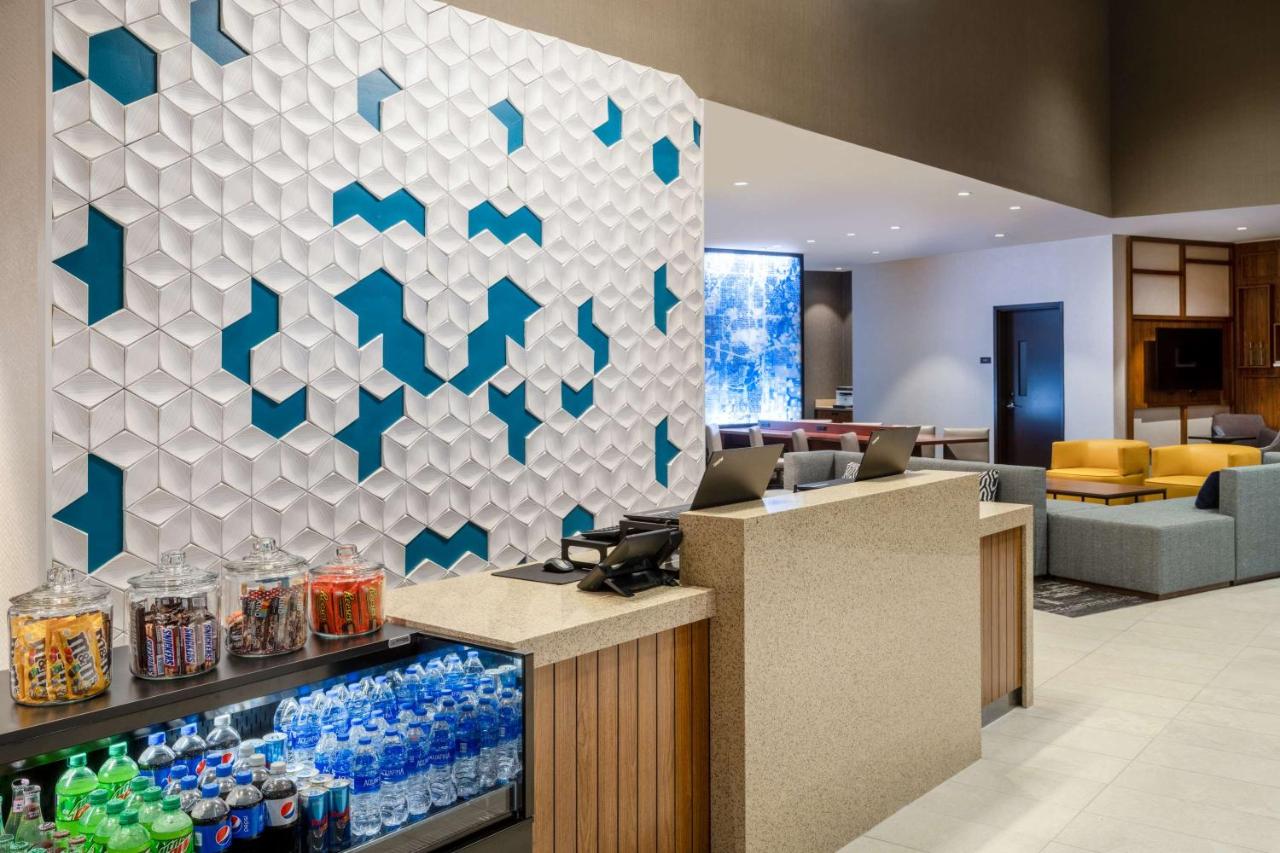 | Hyatt Place Fort Worth-Alliance Town Center