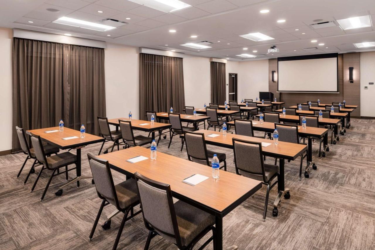 | Hyatt Place Fort Worth-Alliance Town Center
