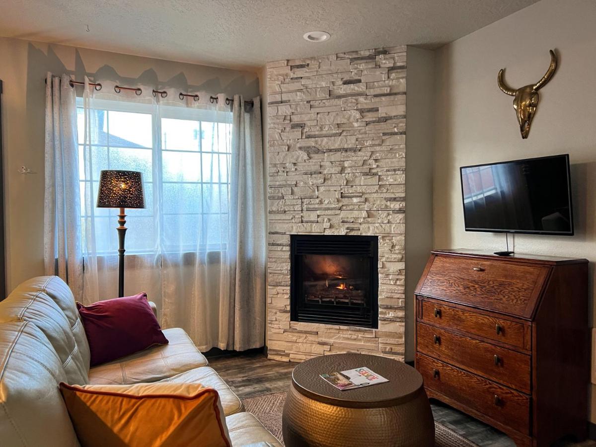 | Starry Night Inn