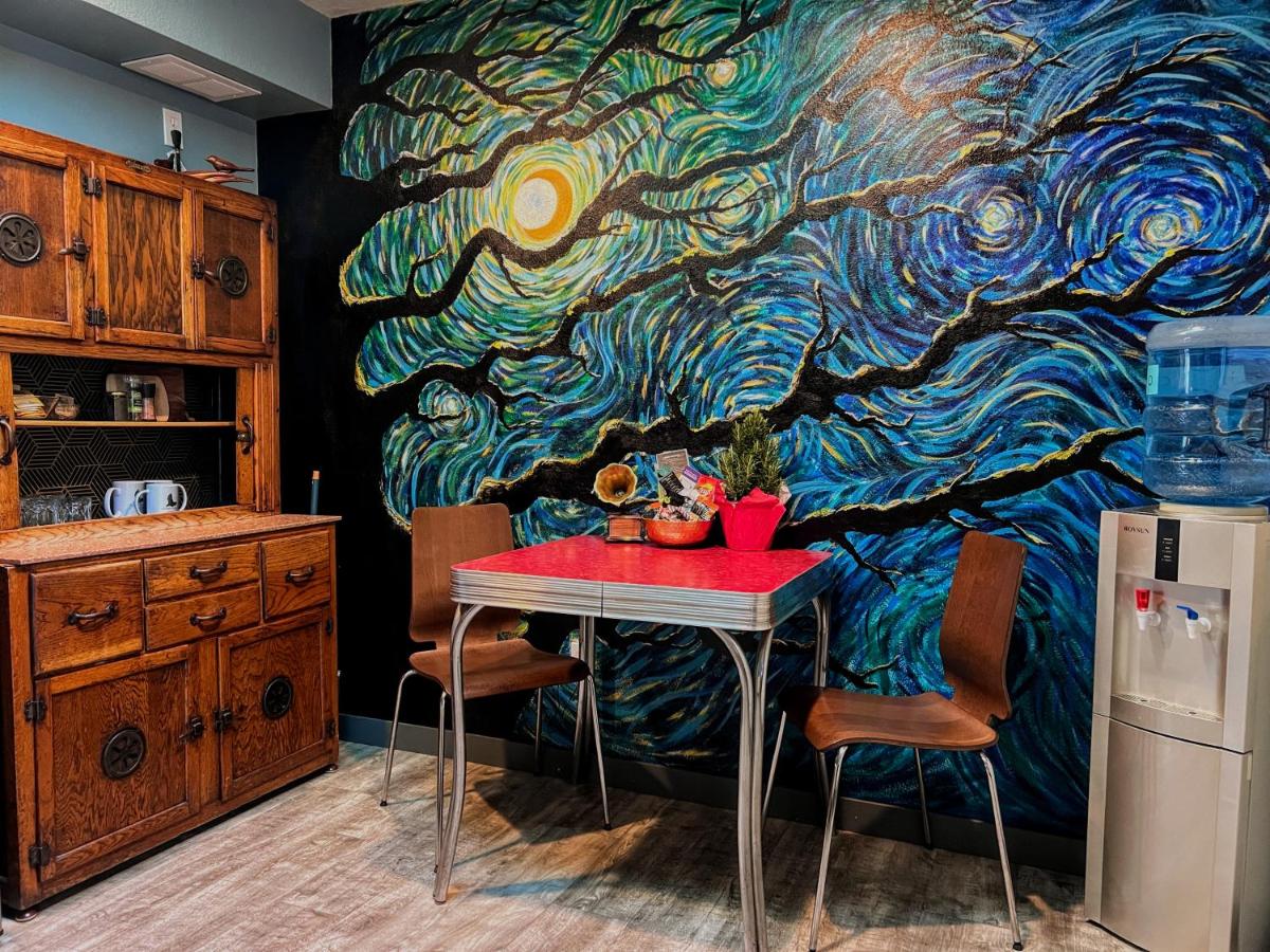 | Starry Night Inn