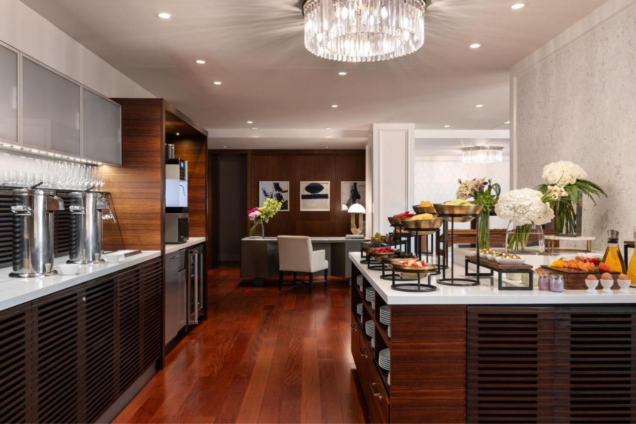 Club lounge access, Guest room, 1 King Bed at The Ritz-Carlton, Dallas