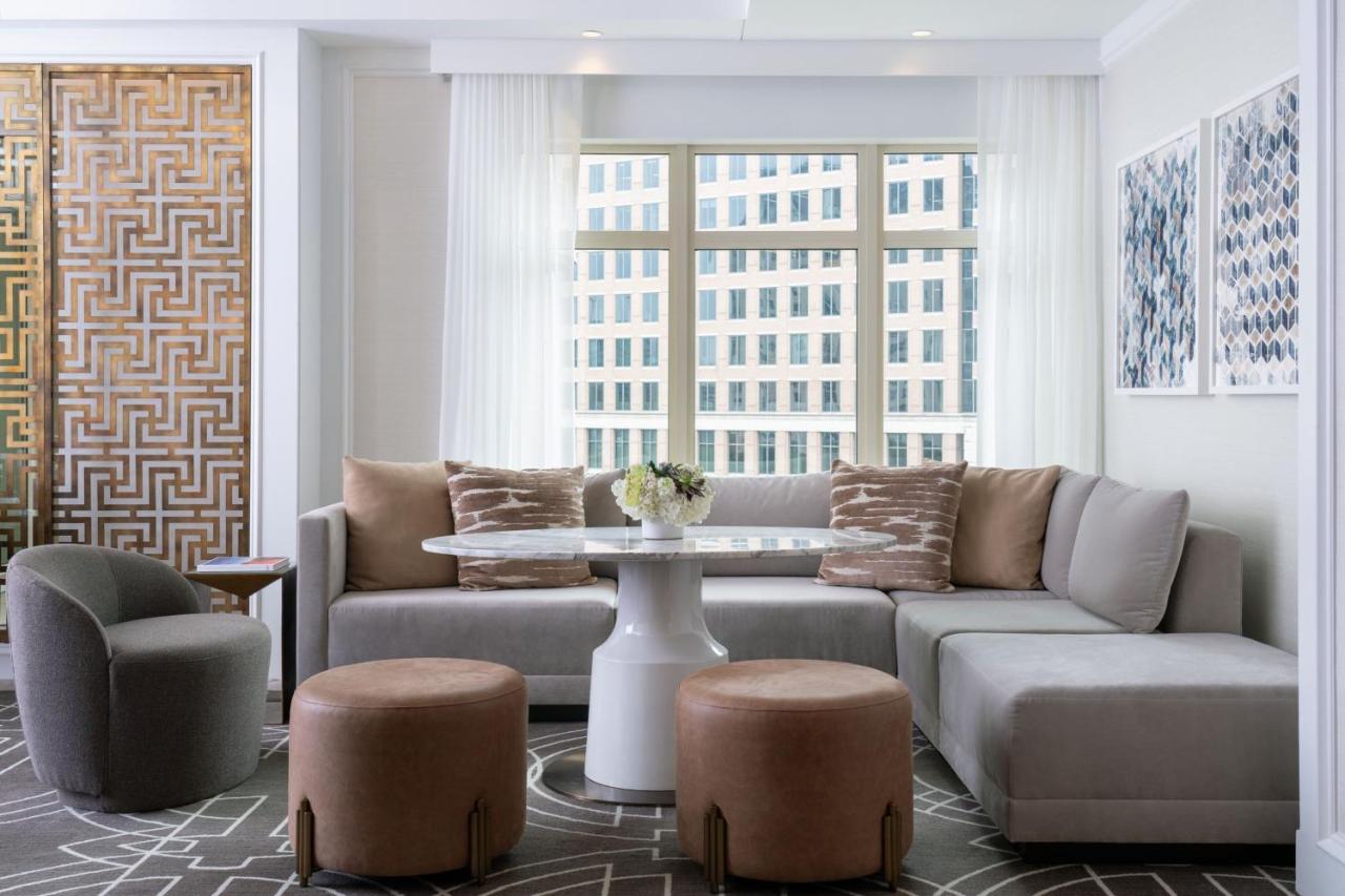 Club lounge access, Guest room, 1 King Bed at The Ritz-Carlton, Dallas