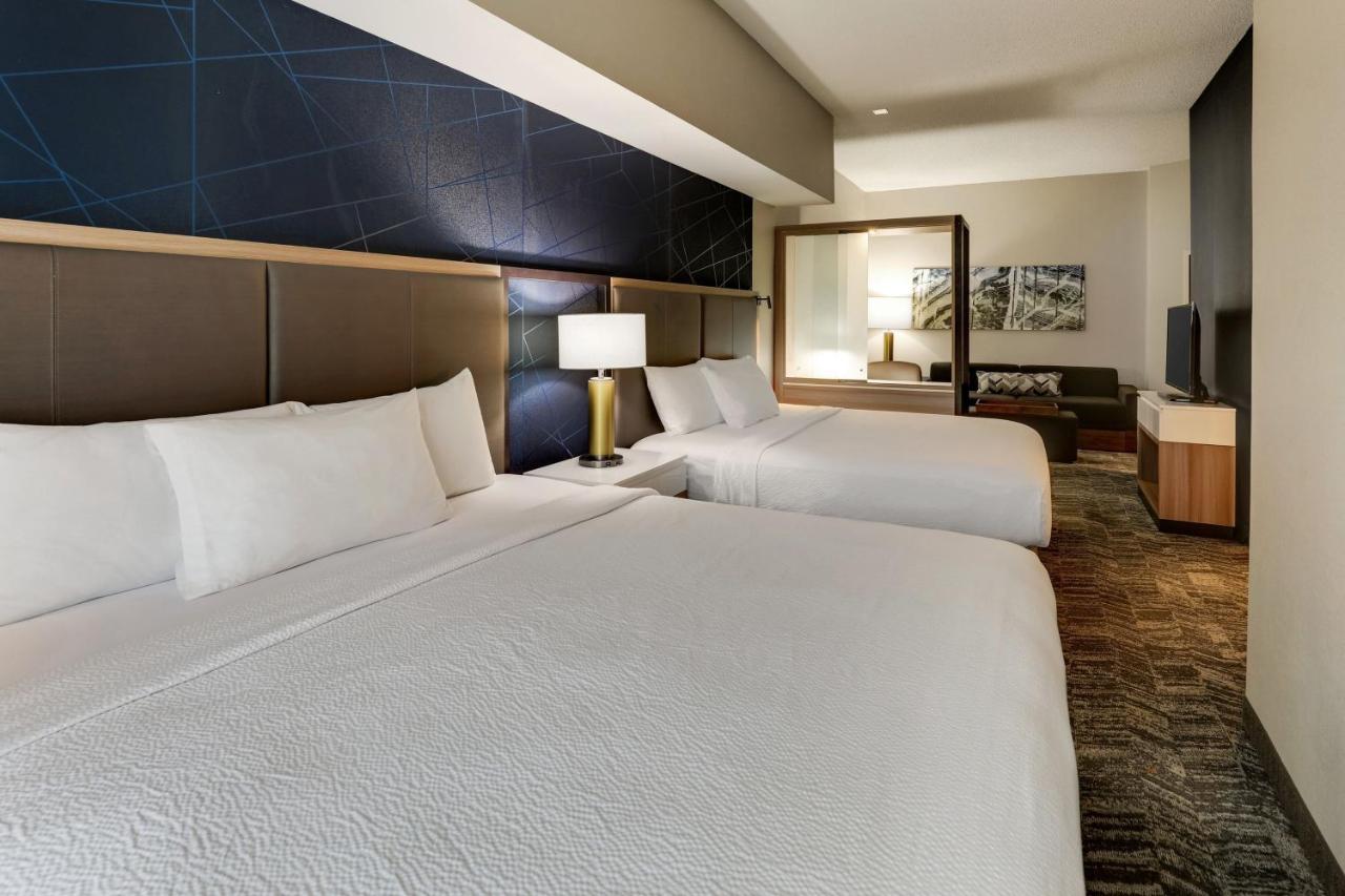King Suite with Whirlpool at SpringHill Suites by Marriott Dayton South/Miamisburg