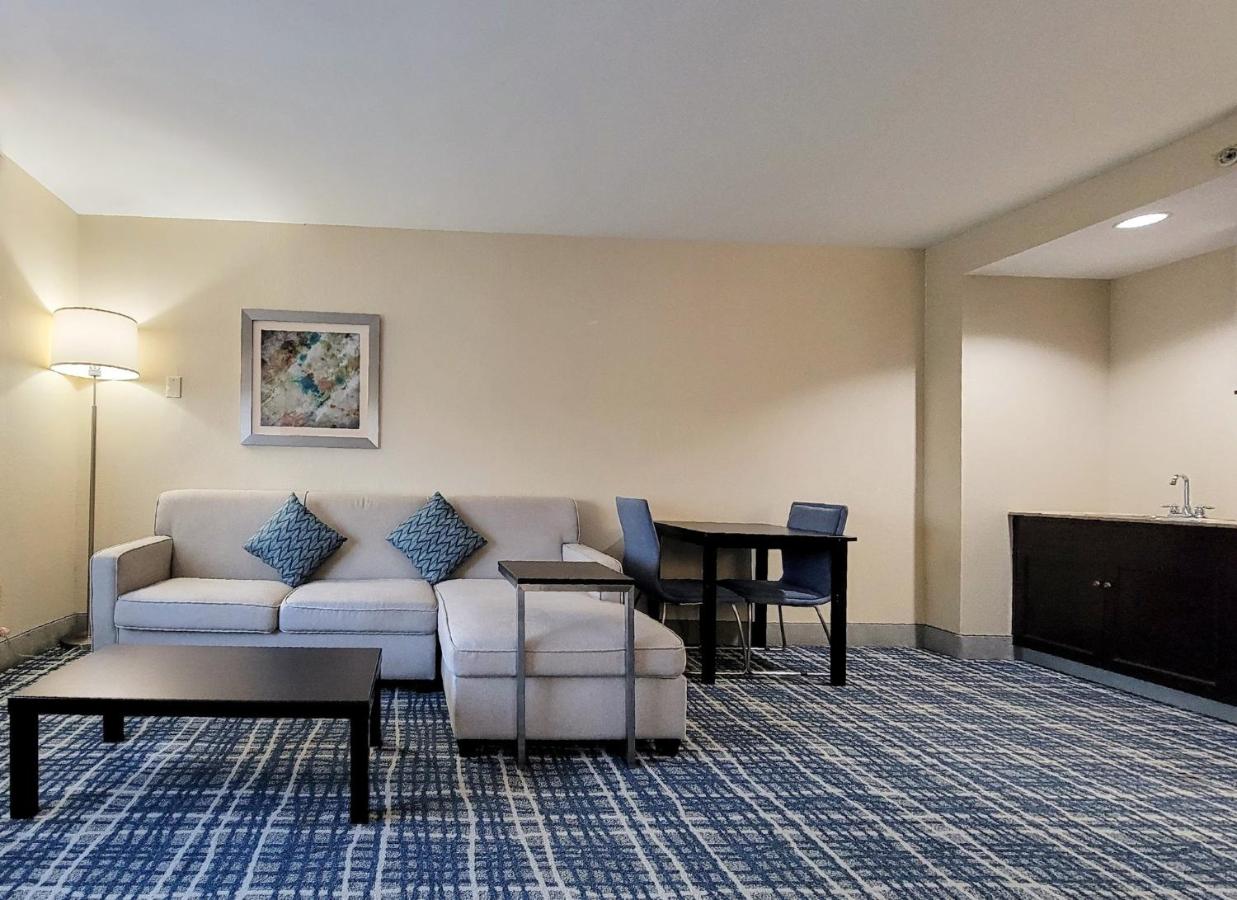 Executive Suite - Non-Smoking at Holiday Inn Belcamp - Aberdeen Area, an IHG Hotel
