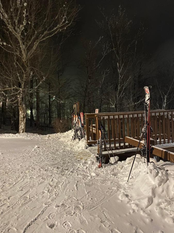 | APPresSki - 5 bed Ski in Ski out - 50 Steps to Ski Sugar Mountain Slopes