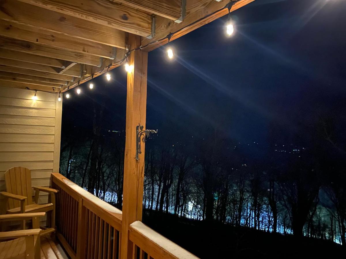 | APPresSki - 5 bed Ski in Ski out - 50 Steps to Ski Sugar Mountain Slopes