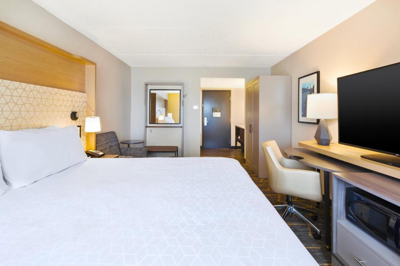 Deluxe King Room - Hearing Accessible at Holiday Inn Grand Rapids Downtown by IHG